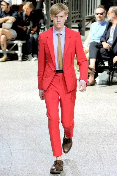 Look 26
